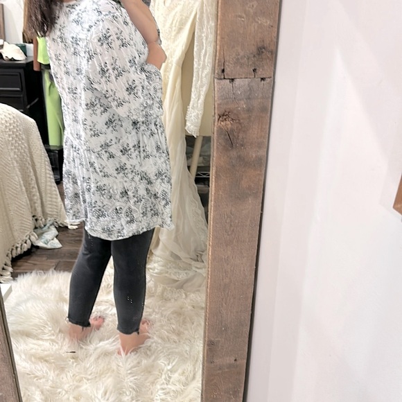 Ellos Black and White Floral Tunic size large - Picture 4 of 8